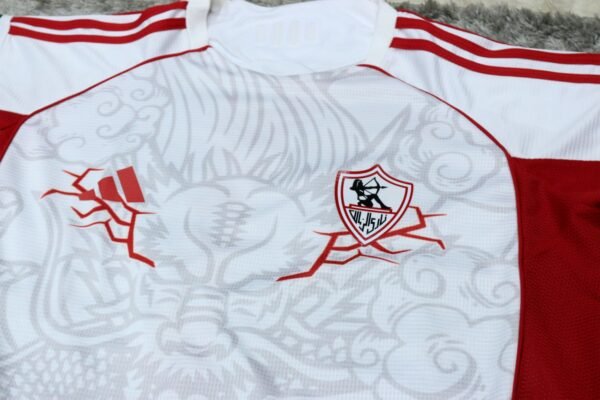 ⁦تيشرت الزمالك الدرجوان التخيلي موسم 2026⁩ - الصورة ⁦3⁩